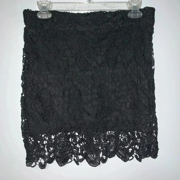 Breeze Ever Black Crocheted Mini Skirt​​ - Picture 1 of 7